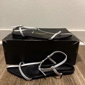 Women’s Silver Ankle Strap Flat Sandals 8.5